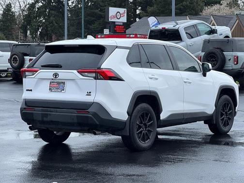 2022 Toyota RAV4 LE