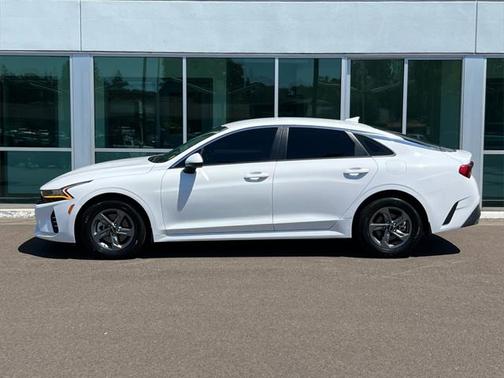 2022 Kia K5 LX