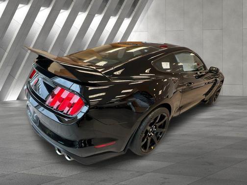 2017 Ford Shelby GT350 Base