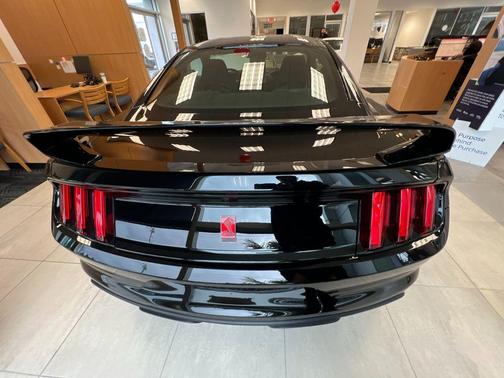 2017 Ford Shelby GT350 Base