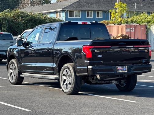 2025 Ford F-150 Lightning LARIAT
