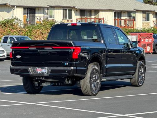 2025 Ford F-150 Lightning LARIAT