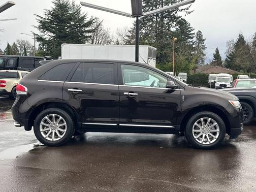 2013 Lincoln MKX Base