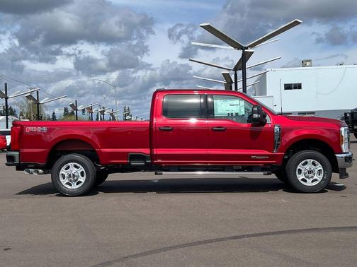 2025 Ford F-350 XLT