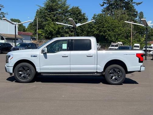 2025 Ford F-150 Lightning LARIAT