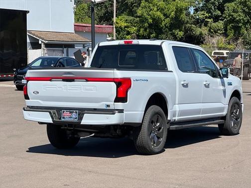 2025 Ford F-150 Lightning LARIAT