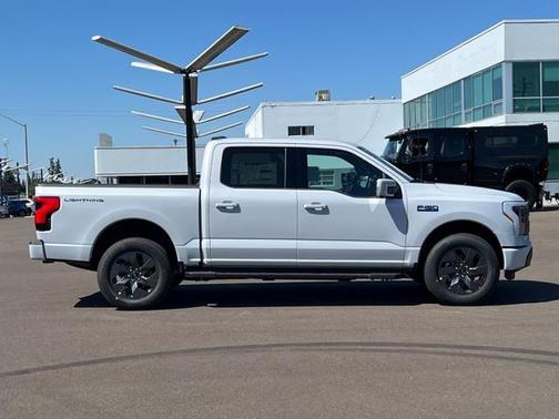 2025 Ford F-150 Lightning LARIAT