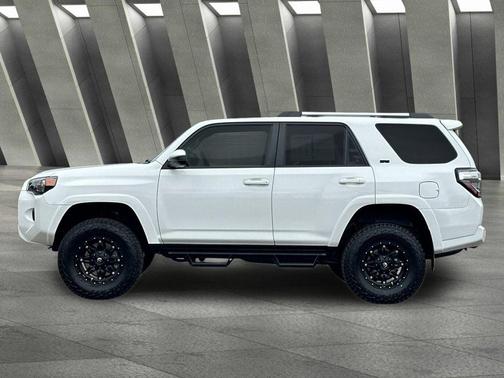 Super White 2021 Toyota 4Runner SR5