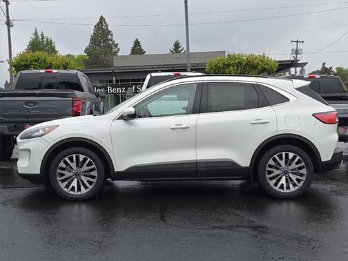 2020 Ford Escape Titanium