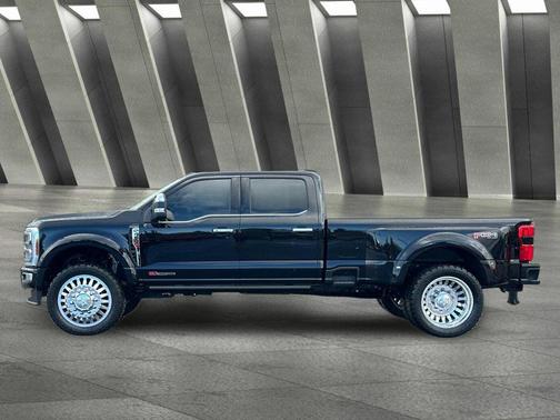 2025 Ford F-450 Platinum