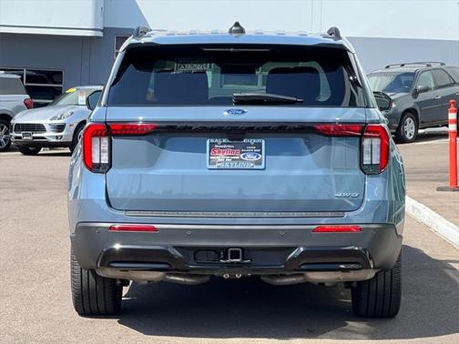 2025 Ford Explorer ST-Line