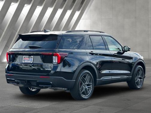 Agate Black Metallic 2026 Ford Explorer ST-Line