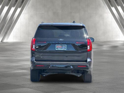 Dark Matter Gray Metallic 2026 Ford Expedition Platinum