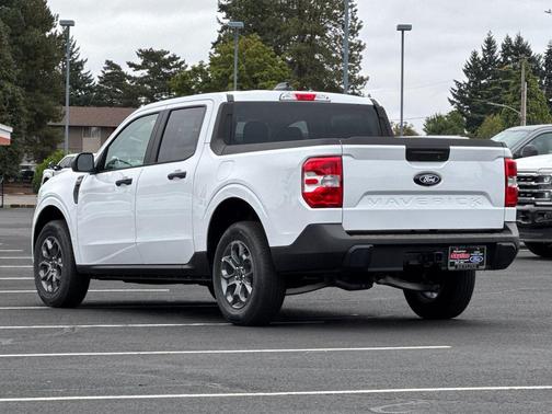 Oxford White 2025 Ford Maverick XLT