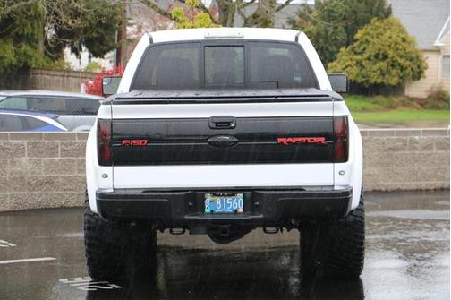 Oxford White 2014 Ford F-150 SVT Raptor