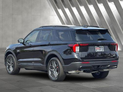 Agate Black Metallic 2026 Ford Explorer ST-Line