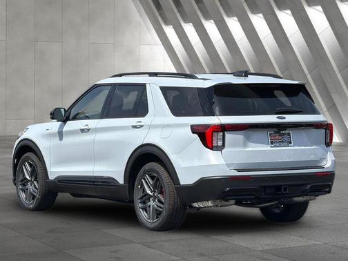 Space White Metallic 2026 Ford Explorer ST-Line