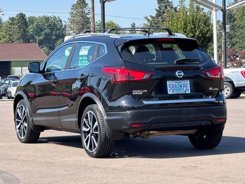 2017 Nissan Rogue Sport SL