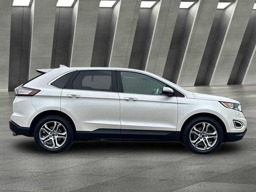 White Platinum Clearcoat Metallic 2016 Ford Edge Titanium