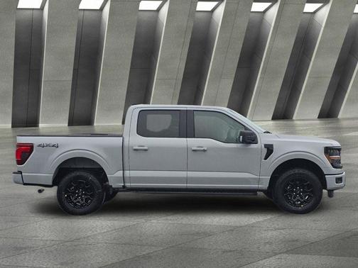 Avalanche 2026 Ford F-150 XLT