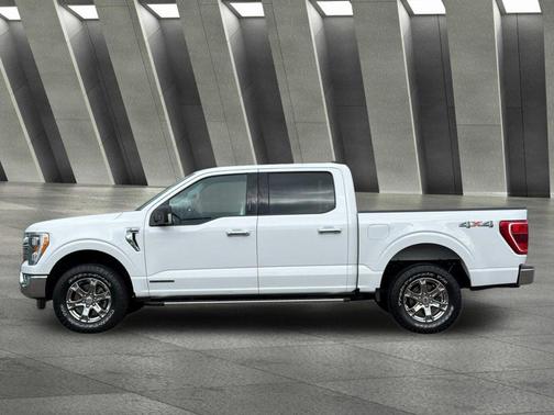 Oxford White 2021 Ford F-150 XLT