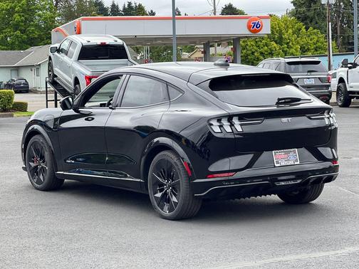 2025 Ford Mustang Mach-E GT