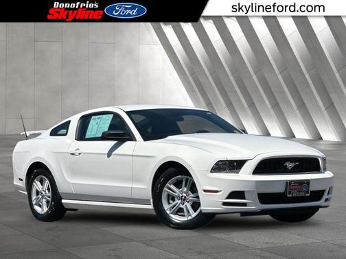 Performance White 2013 Ford Mustang V6