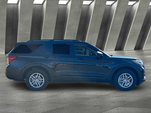 Agate Black Metallic 2026 Ford Explorer Active