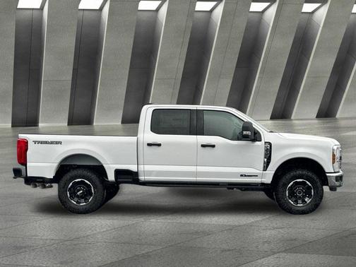 Oxford White 2026 Ford F-350 XLT