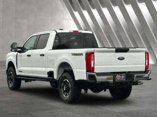Oxford White 2026 Ford F-350 XLT