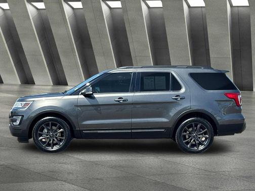Magnetic 2017 Ford Explorer XLT