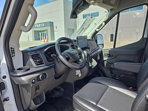 2025 Ford Transit-250 148 WB Medium Roof Cargo