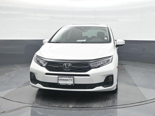 White 2025 Honda Odyssey Touring
