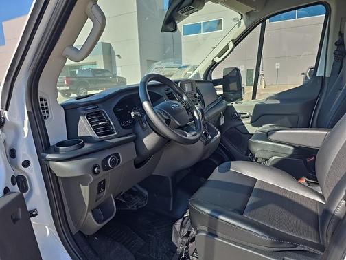 2025 Ford Transit-250 148 WB Medium Roof Cargo
