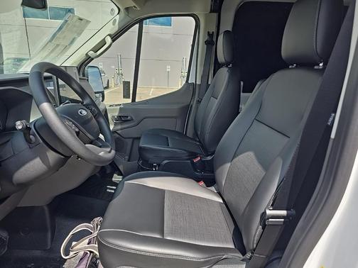 2025 Ford Transit-250 148 WB Medium Roof Cargo