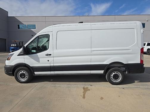 2026 Ford Transit-250 148 WB Medium Roof Cargo