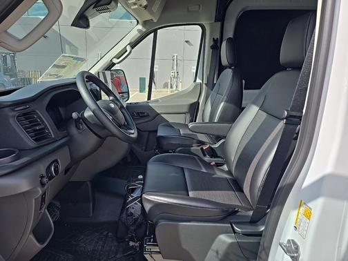 2026 Ford Transit-250 148 WB Medium Roof Cargo