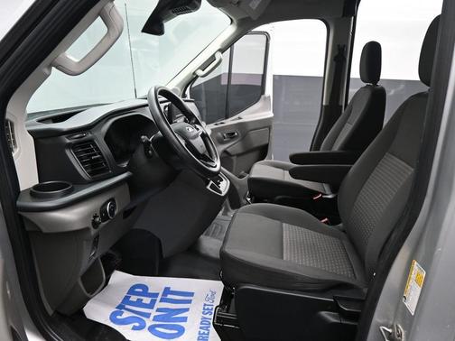2022 Ford Transit-250 Base