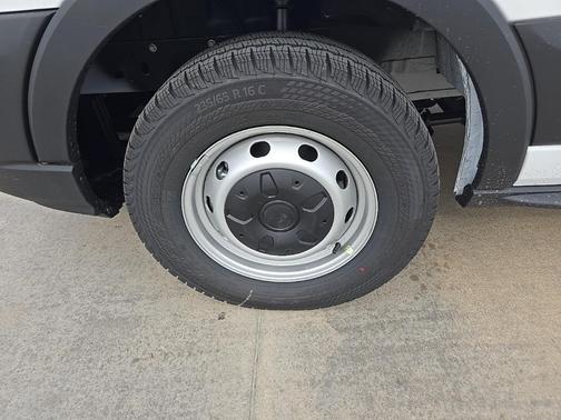 2025 Ford Transit-250 148 WB Medium Roof Cargo