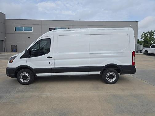 2025 Ford Transit-250 148 WB Medium Roof Cargo