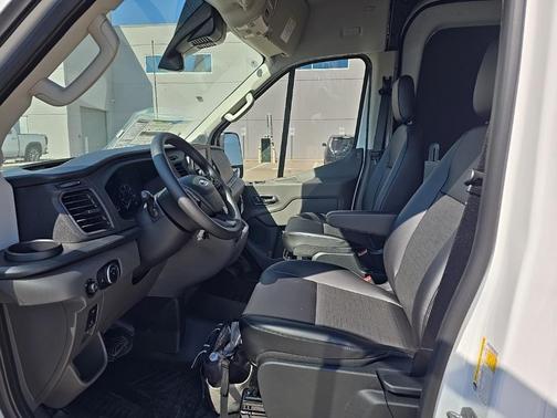 2025 Ford Transit-250 148 WB Medium Roof Cargo