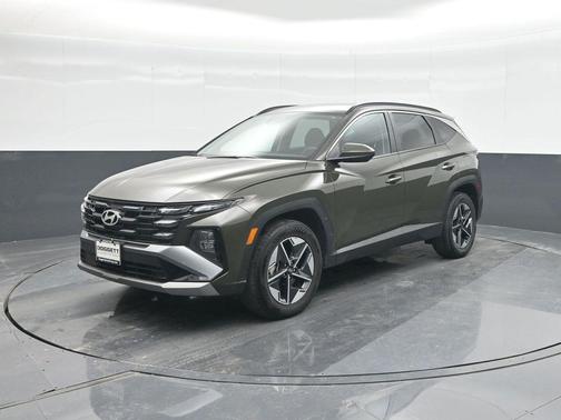 Green 2025 Hyundai TUCSON SEL