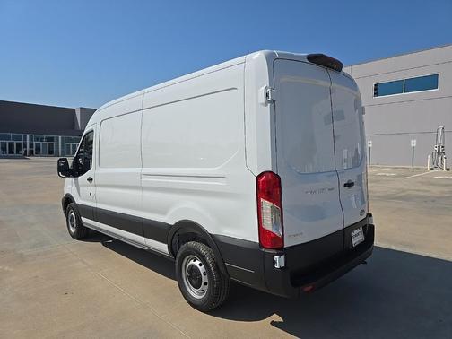 2025 Ford Transit-250 148 WB Medium Roof Cargo
