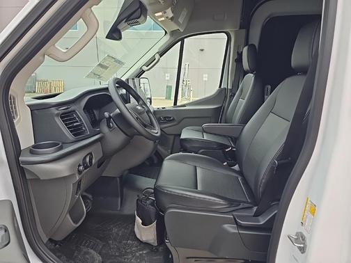 2026 Ford Transit-250 148 WB Medium Roof Cargo