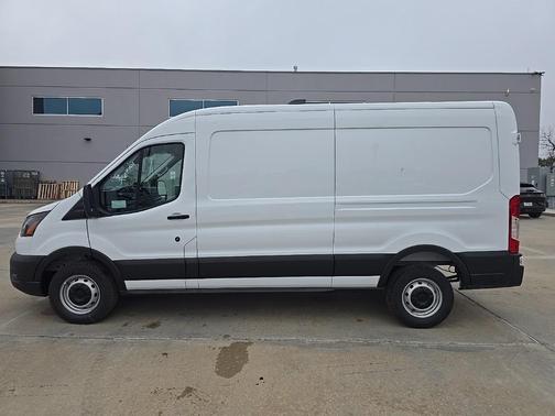 2026 Ford Transit-250 148 WB Medium Roof Cargo