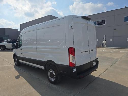 2026 Ford Transit-250 148 WB Medium Roof Cargo
