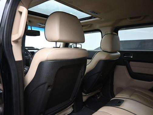 2010 Hummer H3 Luxury Edition