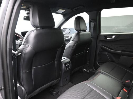 2025 Ford Escape ST-Line Elite