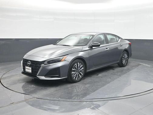 Gun Metallic 2025 Nissan Altima SV