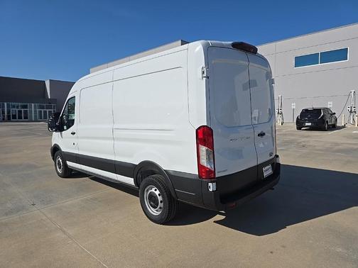 2025 Ford Transit-250 148 WB Medium Roof Cargo